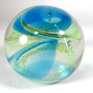 Pisapapeles Esfera Azul Amarillo Verde Burbujas Controladas Galaxia Remolinos y Estrellas 3" - Imagen 1 de 6