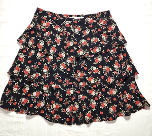 Zara Rock Damen klein schwarz Blumen Pflanzenmuster vorne Knöpfe Lagenlook Neu mit Etikett - Bild 1 von 14