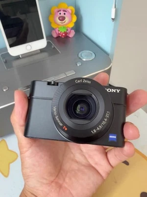 Sony RX100 20.2 MP Premium Compact Digital Camera Cyber-shot DSC-RX100 - Image 1 of 4