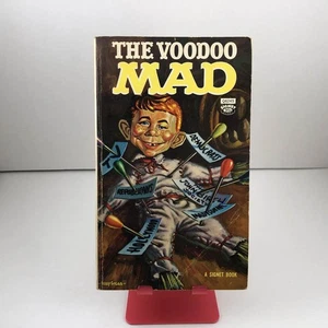 THE VOODOO MAD : VTG Mad Magazine Paper Back Pocket Book - Picture 1 of 3
