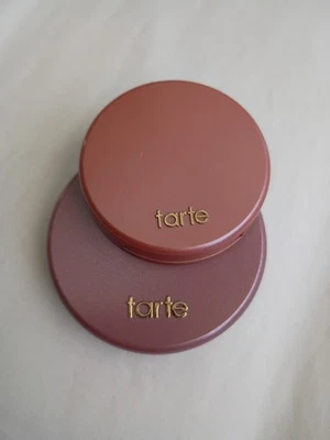 Paquete de rubor de arcilla amazónica Tarte de 12 horas. Tamaño completo y de viaje PRIM & DAZZLED Foto 1 de 4