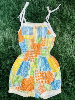 NUEVO - Mameluco de traje de sol vintage para niñas con lazos para el hombro talla pequeña 2-3 Foto 1 de 4