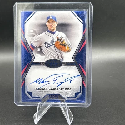 2025 Topps Tier One Nomar Garciaparra Azul Auto Dodgers Color Match Talent 60/75 Foto 1 de 2