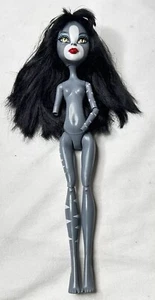 Muñeca Monster High ronroneo Werecat Wave 1 desnuda sin brazos ni cola única en su clase 2011 - Imagen 1 de 6