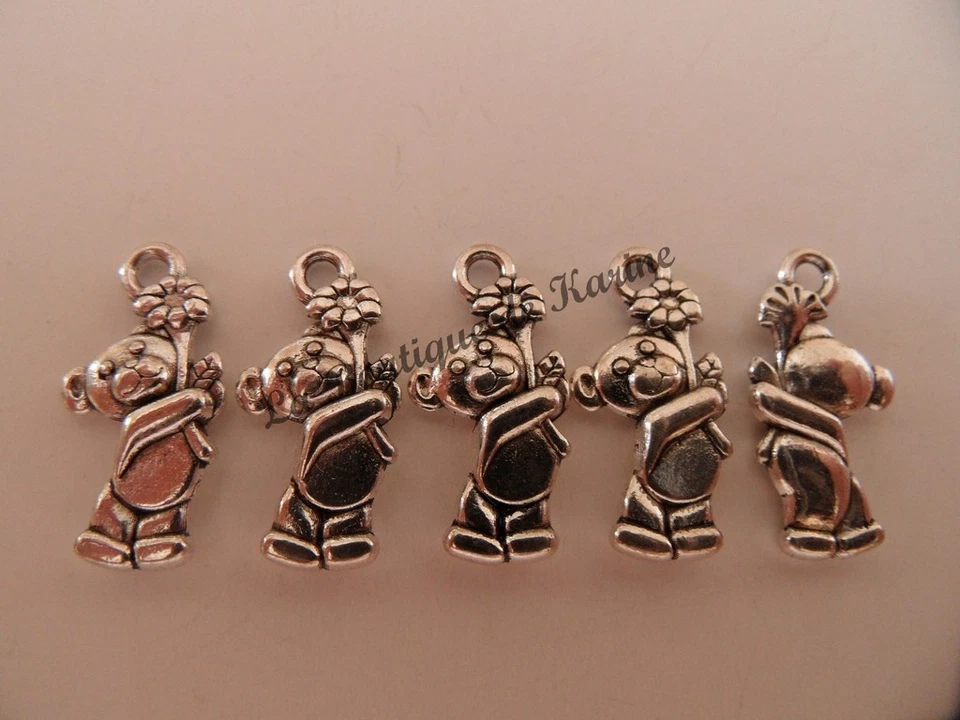 5 Ciondoli Perla Orso E Fiore Metallo Argento A Fermaglio - Braccialetto - Immagine 1 di 1