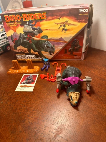 DINO RIDERS | Monoclonius with box | Vintage Tyco Action Figure Set Cover