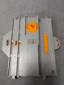 Junction Platform Stop Go Tomy 2001 Thomas Train Track Gullane Gray/Yellow. M29 - Picture 1 of 2