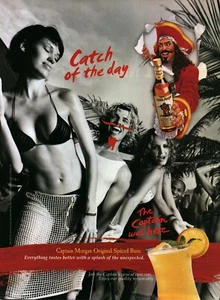 2001 PRINT AD - CAPTAIN MORGAN RUM AD - CATCH OF THE DAY - BIKINI DANCING HOT - Bild 1 von 1