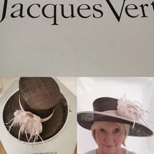 Sombrero Jacques Vert Damas con Caja Ocasión Marrón Rosa Ala Flor Pluma Boda - Imagen 1 de 24
