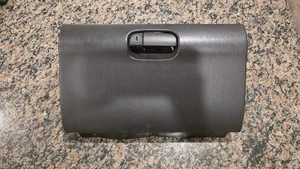 Jeep Cherokee XJ 97-01 Glove Box Dash Assembly Latch - Agate Dark Gray - Genuine - Picture 1 of 11