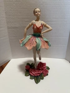Estatuilla de bailarina elegante vintage bailarina de flores/jardín. Postura “a punto” - Imagen 1 de 13