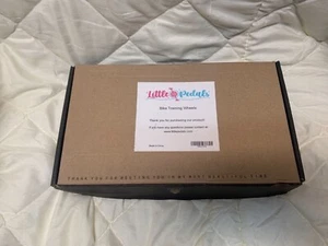 Little Pedals Bicicleta Entrenamiento Estabilizador Ruedas AZUL/CLARO Caja Nueva y Abierta - Imagen 1 de 2