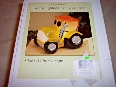  Caminhão elétrico iluminado de resina amarelo 7"L X 6" T 5" W luz noturna - Imagem 1 de 3