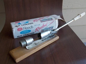 *Vintage* Reeds Rocket Nut Cracker Model 800 White Handle Original Box Made USA - Picture 1 of 6