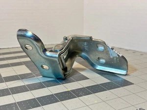 2014-2023 Ram Promaster Hinge For Passenger's Side Door OEM Mopar NEW - Picture 1 of 22
