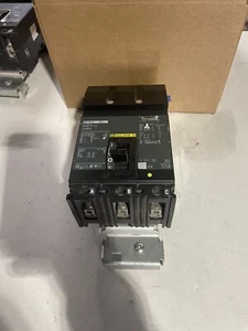 Square D 20 Amps FH36020 3p Breaker - Picture 1 of 3