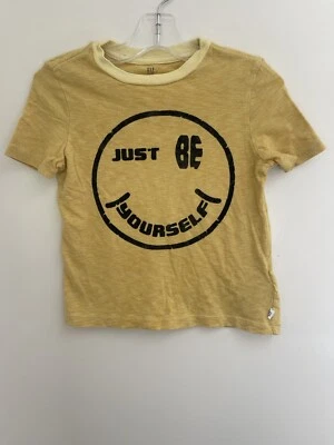 Рубашка с коротким рукавом Gap Kids для мальчиков Just Be Yourself Smiley вырез лодочкой желтая XS - Изображение 1 из 4