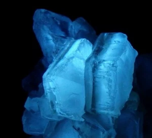 GYPSUM var. SELENITE ROSE ++ LW FLUORESCENT !! GERMANY Saxony-Anhalt Halle pj864 - Picture 1 of 16
