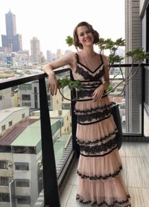 BCBG MAXAZRIA DRESS LONG GOWN TULLE RUFFLES LACE BLUSH PINK BLACK LACE 8 $498 - Picture 1 of 9