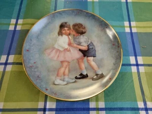 1981 First Kiss Calhouns Sammelteller Rosemary Calder LL1 - Bild 1 von 2