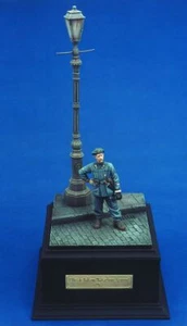 MW22 ROYAL MODELO 194 OFICIAL ITALIANO "BTG. AZZURRO" (CON BASE) SEGUNDA GUERRA MUNDIAL 1/35 - Imagen 1 de 1