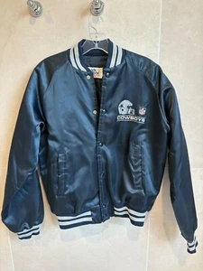 VTG 90s NFL DALLAS COWBOYS CHALK LINE SATIN JACKET SPELL OUT SIZE M BLUE - Picture 1 of 3