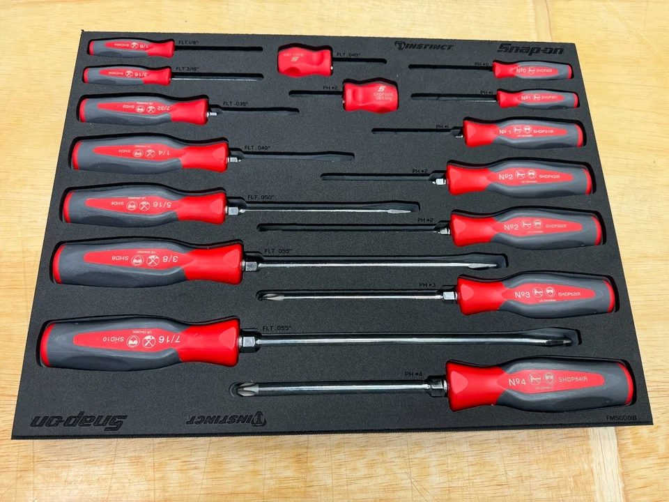 Snap-on Tools EE. UU. NUEVO RARO 16 piezas ROJO AGARRE DURO INSTINTO Juego de destornilladores SHDX160 Foto 1 de 4