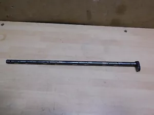 AUDI A6 C6 A4 B7 2.0 TDI PD 16V - WELLE ACHSE FÜR AUSPUFF SEITENKIPPHEBEL - Bild 1 von 2