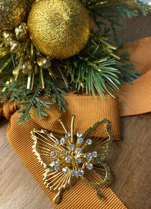 Vintage MONET 22ct Gold Plated & Swarovski Crystal Butterfly Brooch Circa 1980s - Picture 1 of 11