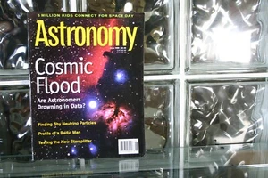 Astronomy Magazine - August 1999 - Cosmic Flood - Imagen 1 de 1
