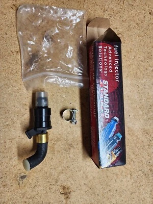 Standard Motor Products FJ114 Fuel Injector - MFI - New For 70-73 Porsche 914 - Image 1 of 4