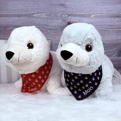 Plüsch Seehund gestickte Augen grau o. weiß mit Tuch Moin 55cm Kuscheltier Robbe - Bild 1 von 3