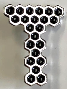 TORCHWOOD "T" Logo - Doctor Who Spin-Off Series (John Barrowman) - Enamel Pin - Picture 1 of 2