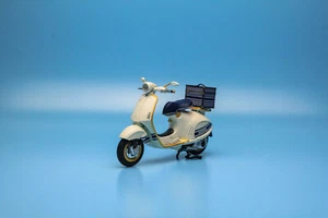 Newray Custom 2014 Vespa Piaggio 946 Bellissima x Christian Dior Motor Bike 1:12 - Picture 1 of 5