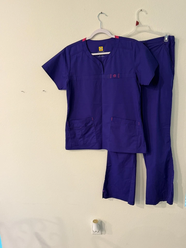 WONDERFLEX NURSING UNIFORMS CHOOSE YOUR COLOR PREOWNED CHEAP!!! - Image 1 of 1