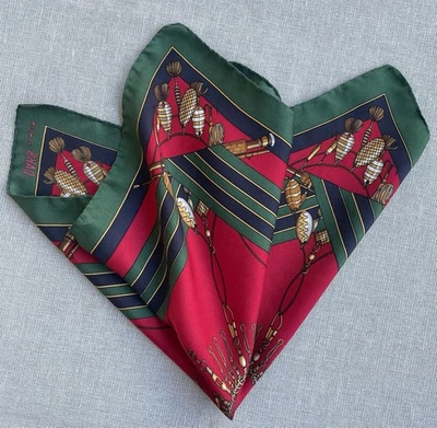Vintage DAKS London Pocket Square Vermelho Brilhante Azul Verde Tema de Pesca 16,5" - Imagem 1 de 4