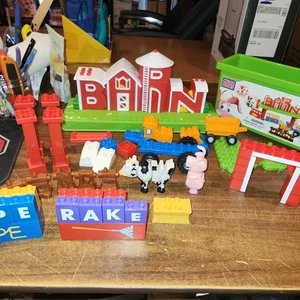 Figuras para niños Mega Bloks Blocks Barn Word World PBS 2007 - raras faltan solo 3 piezas - Imagen 1 de 15
