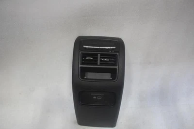 2021 2022 2023 CADILLAC XT5 CONSOLE REAR AIR VENTS USB OUTLET CLIMATE CONTROL - Image 1 of 4