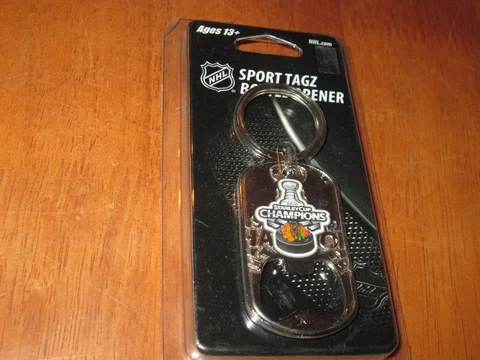 CHICAGO BLACKHAWKS  KEYCHAIN BOTTLE OPENER/BRAND NEW Cover