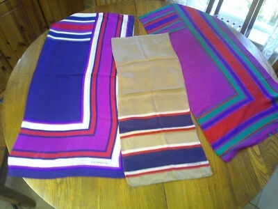 JUEGO DE 2 BUFANDAS DE SEDA GEOMÉTRICAS CUADRADAS Y 1 OBLONGAS LIZ CLAIBORNE USADAS EN EXCELENTE ESTADO Foto 1 de 4