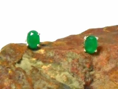 Oval Smaragd Sterling Silber 925 Edelstein Ohrringe / Ohrstecker -  5 x 7 mm - Bild 1 von 4