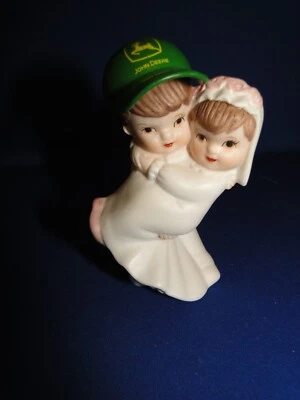 Nuevo John Deere "Over the Threshold" Novia y Novio Cerámica Pastel Top Foto 1 de 4