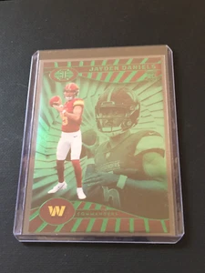 2024 Panini Illusions Jayden Daniels Rookie - Emerald Trophy Collection Card # 93 - Bild 1 von 2