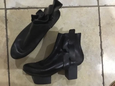 Preowned TRIPPEN BLACK LEATHER ANKLE BOOTS BOOTIES SZ 41 Appx US 10 - Image 1 of 4