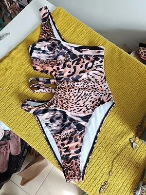 Maiô de uma peça com estampa de animal equivocada um ombro recortado parte inferior atrevida - Imagem 1 de 4