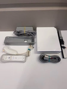 Nintendo Wii RVL-001 Home Console con controller, volante e gioco - PACCHETTO - Foto 1 di 1