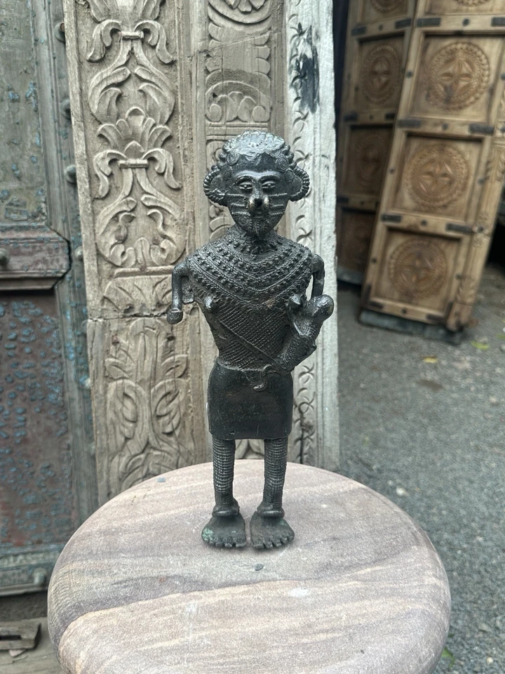 Antigua escultura tradicional sudafricana de latón forjado a mano Foto 1 de 4