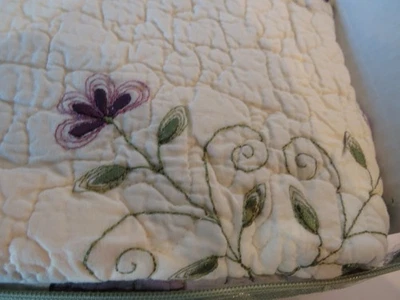 Almohada Nostalgia Estándar Falsa Acolchada "Claire" Cáscara de Huevo Florales Casa de Campo Foto 1 de 4