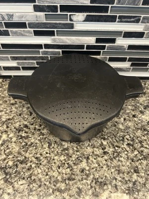 Pampered Chef Microwave Steamer Rice Cooker Pot 2 Qt 8 Cup Locking Lid Black - Image 1 of 4