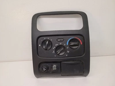 Jeep Liberty 2002-2003 control de temperatura con CA 55037533AC Foto 1 de 4